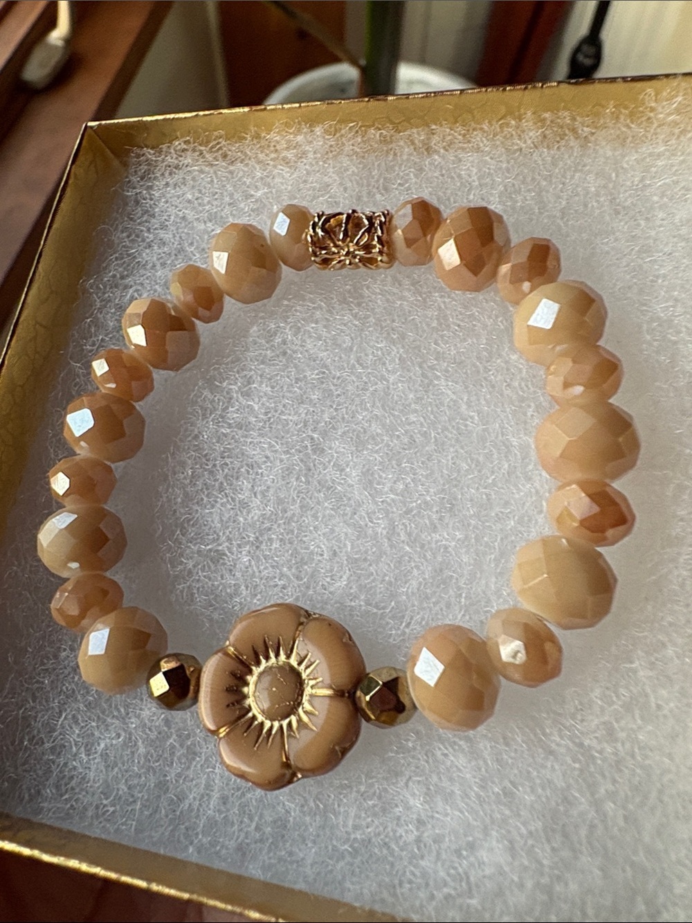Czech Beads Beige Flower Stretch Bracelet - Picture 2 of 5